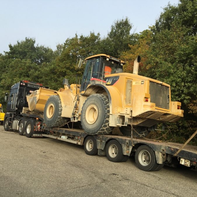 Transport convoi exceptionnel de machines avec voiture pilote dans le Grand Est Colmar 0